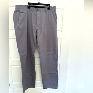 Under Armour Men’s Grey Golf Pants Size 38